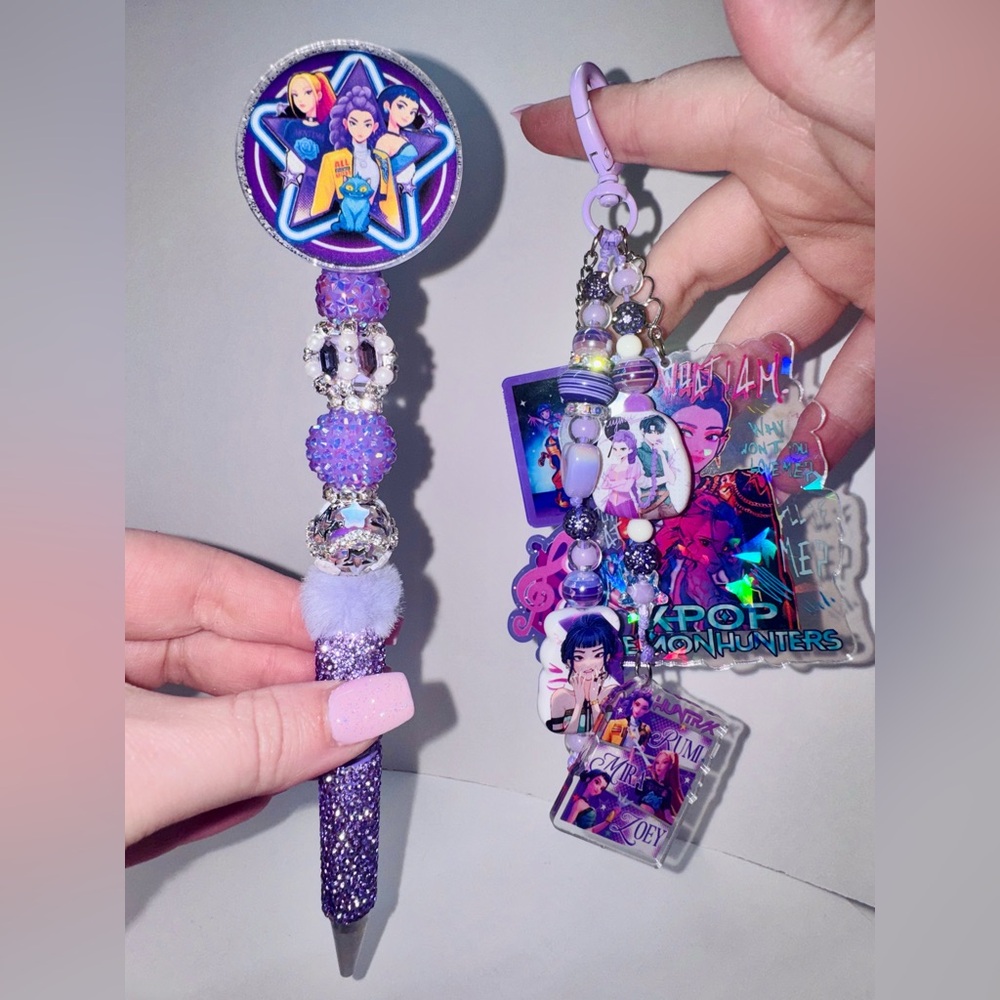 K-Pop Demon Hunters Pen & Bag Charm Set - Picture 6 of 6